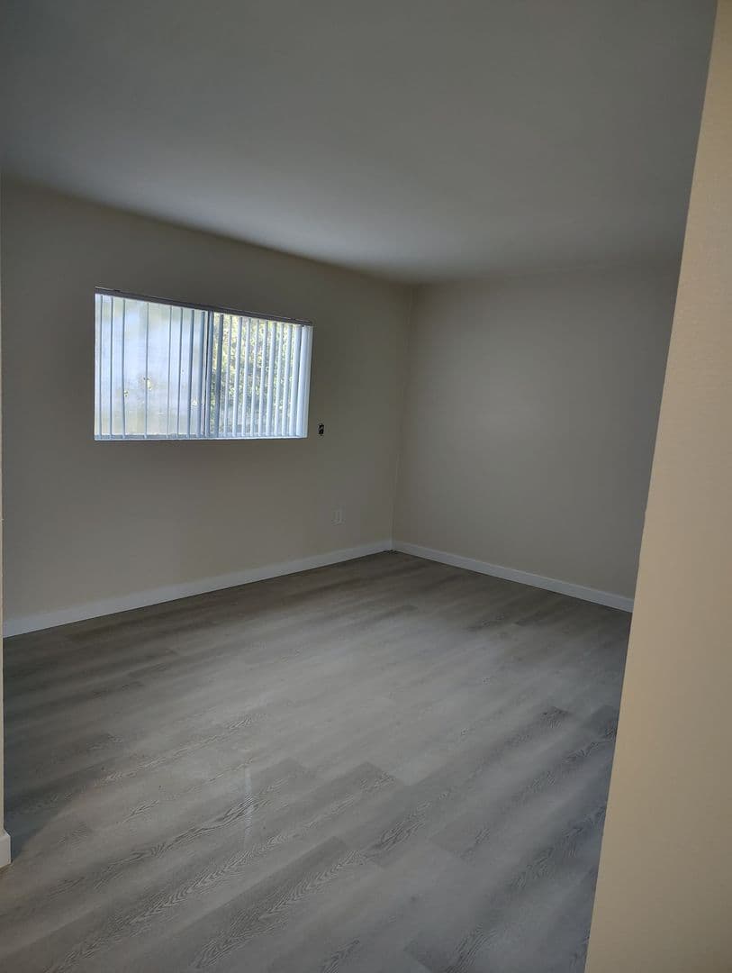 Van Nuys Apartment: 7057 Haskell Ave.