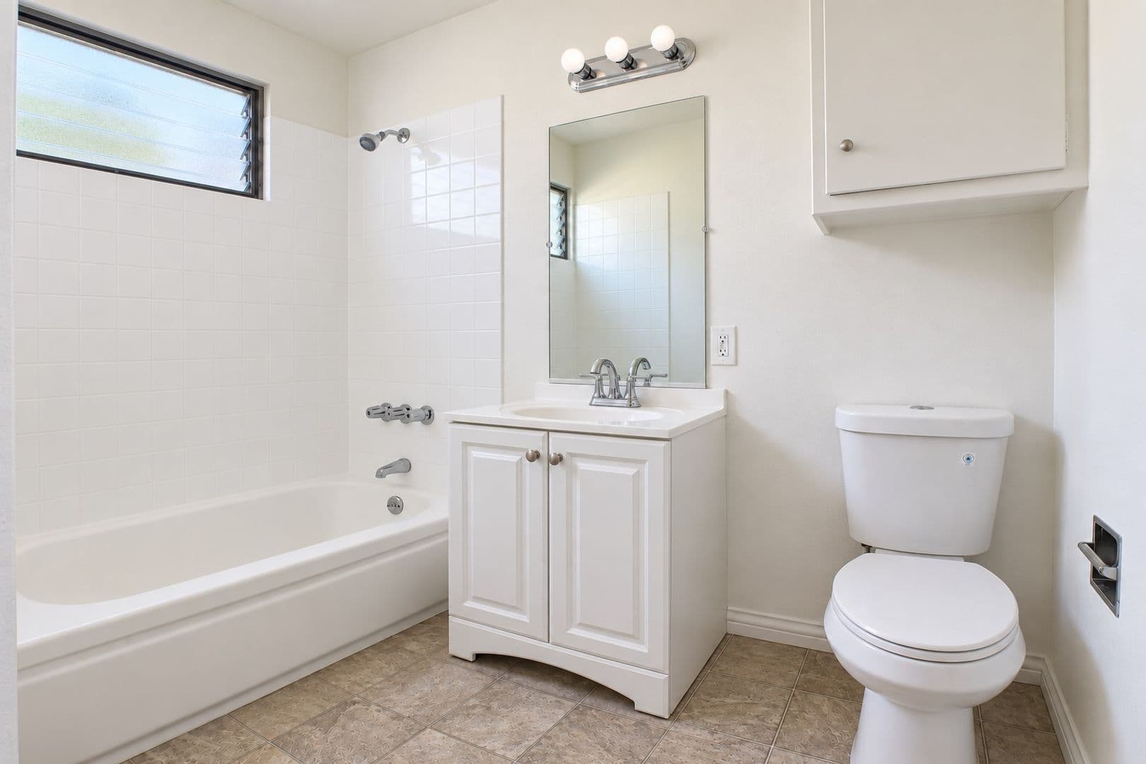 Van Nuys Apartment: 15963 Sherman Way