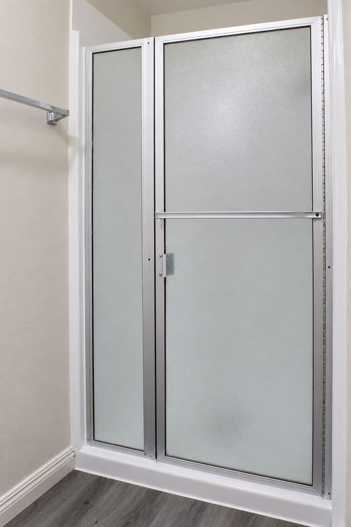 Van Nuys Apartment: 17339 Vanowen Street