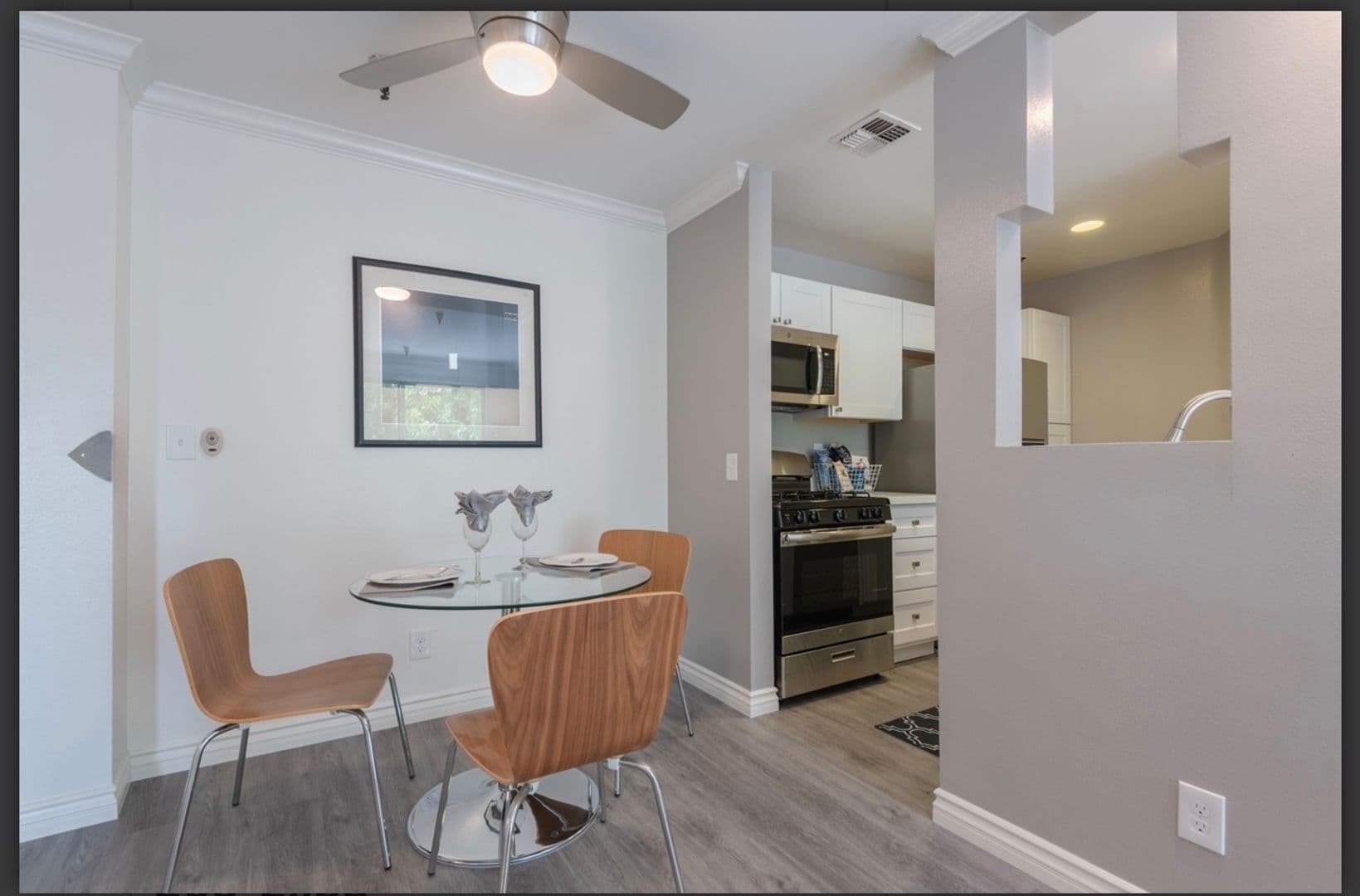 North Hollywood Apartment: 11473 Riverside Drive