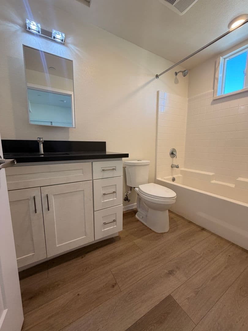 North Hills Apartment: 15528 Rayen Street