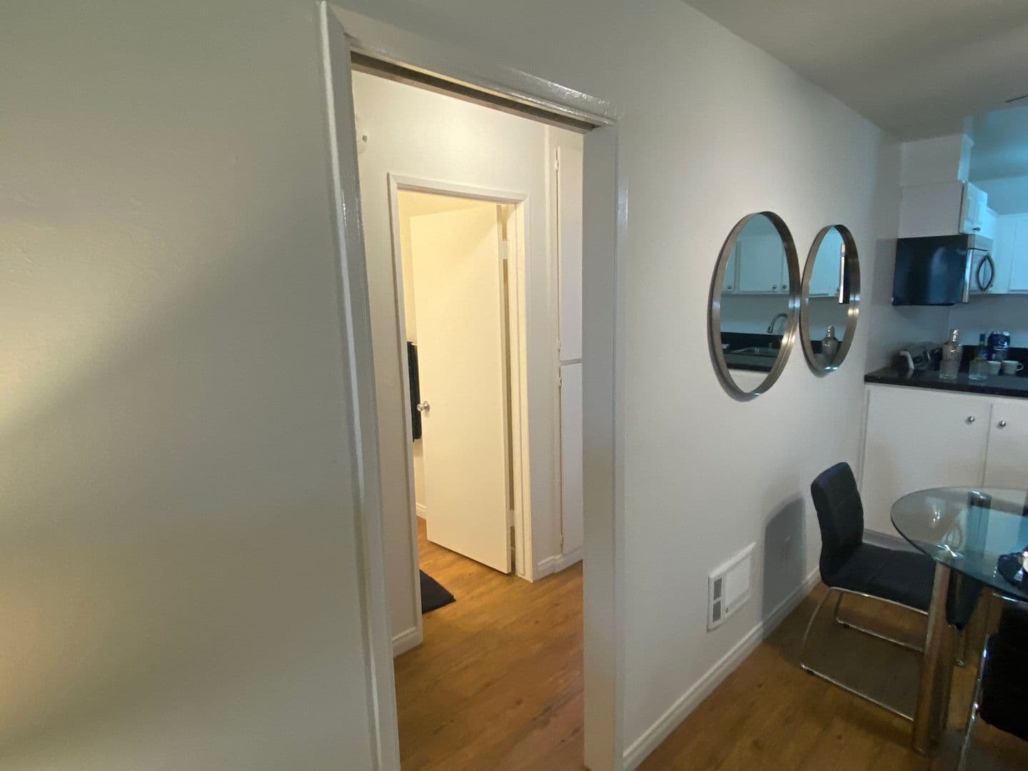 Tarzana Apartment: 18339-18347 Collins St