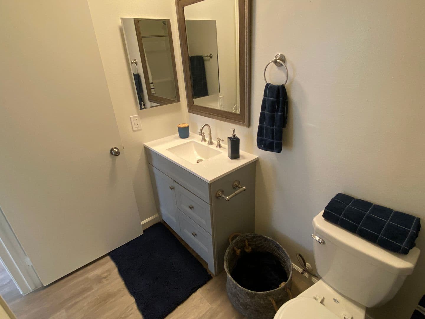 Van Nuys Apartment: 6205 Woodman Avenue