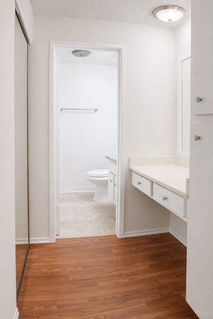 Valley Village Apartment: 5747 Laurel Canyon Boulevard