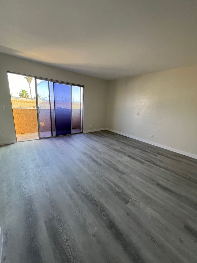 North Hills Apartment: 8545 Columbus Ave.