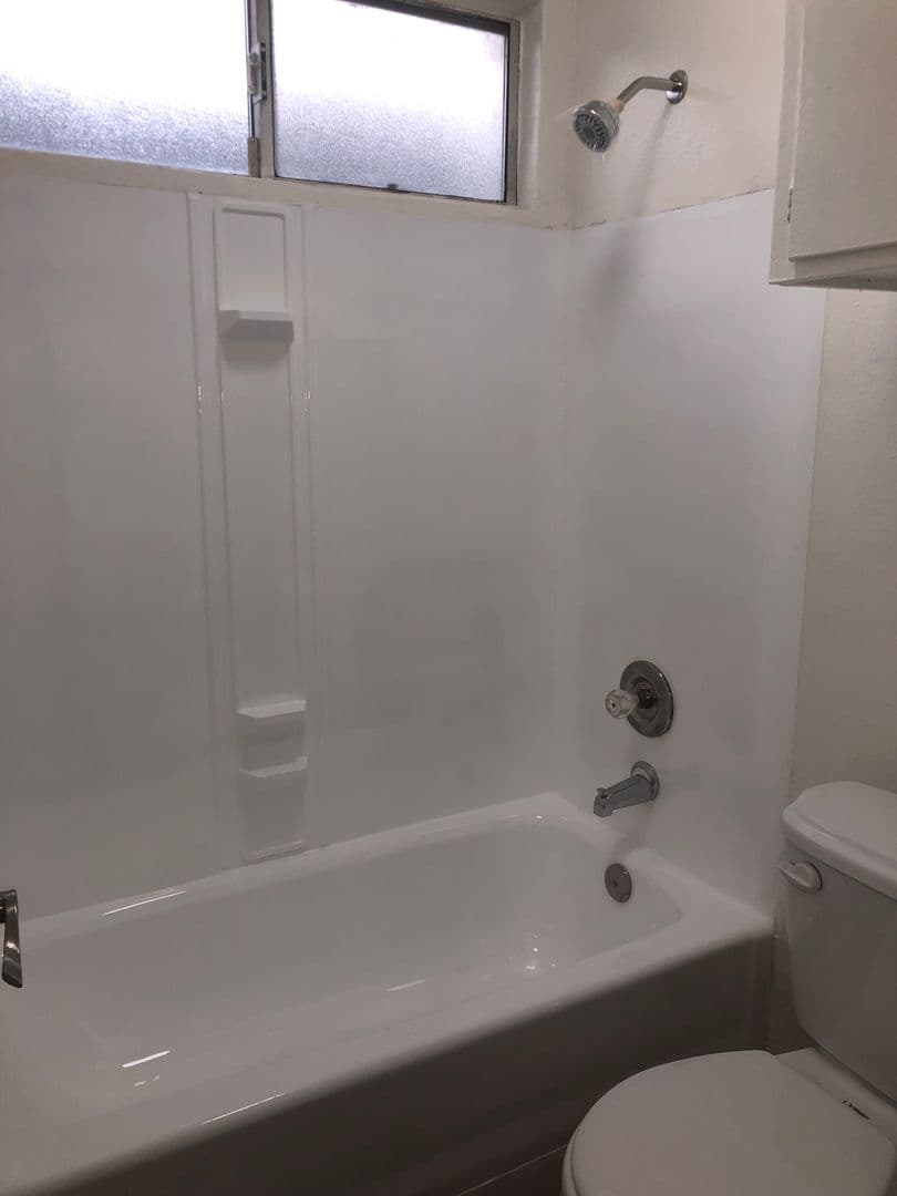 Granada Hills Apartment: 16840 Chatsworth Street