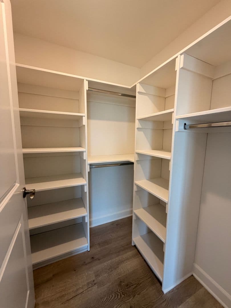 Sun Valley Apartment: 7500 Vineland Ave
