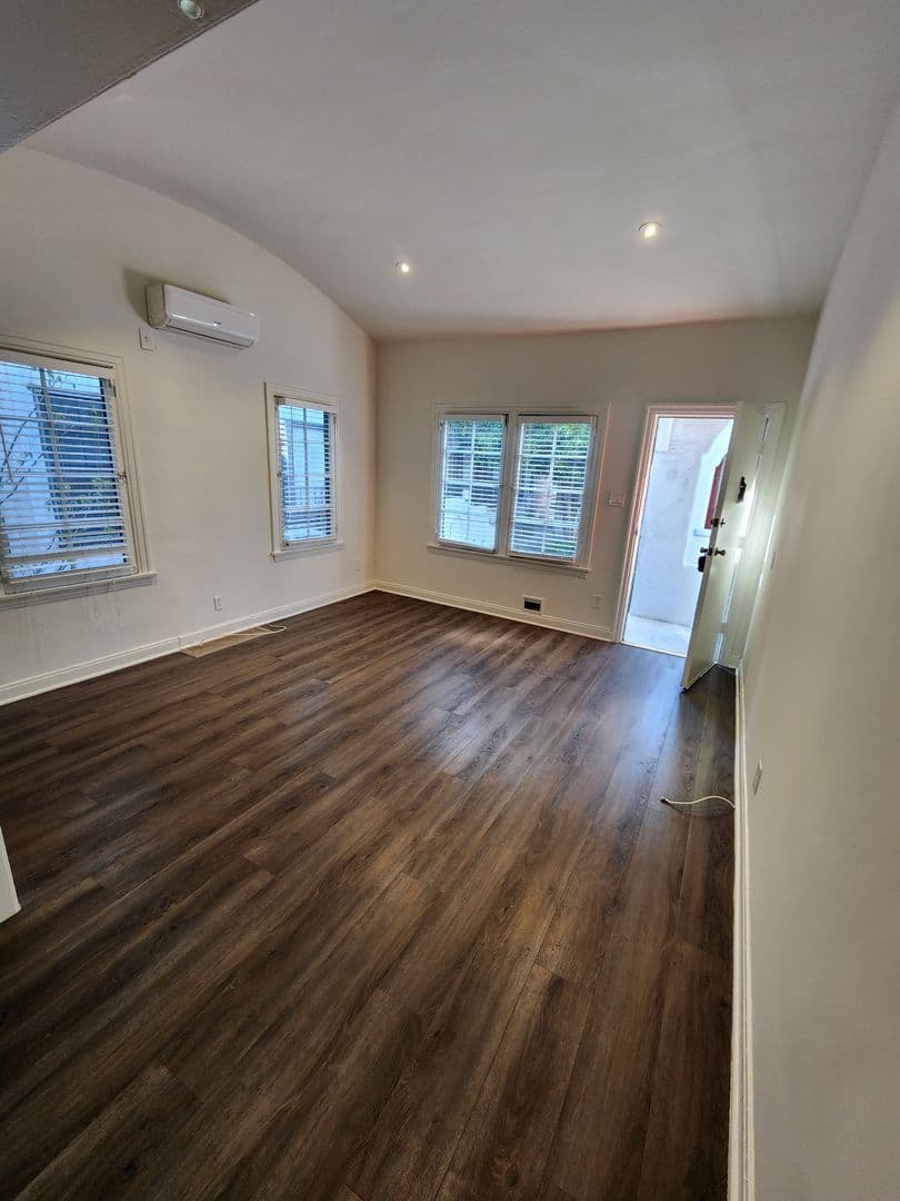 Los Angeles Apartment: 832 N. Alta Vista Blvd