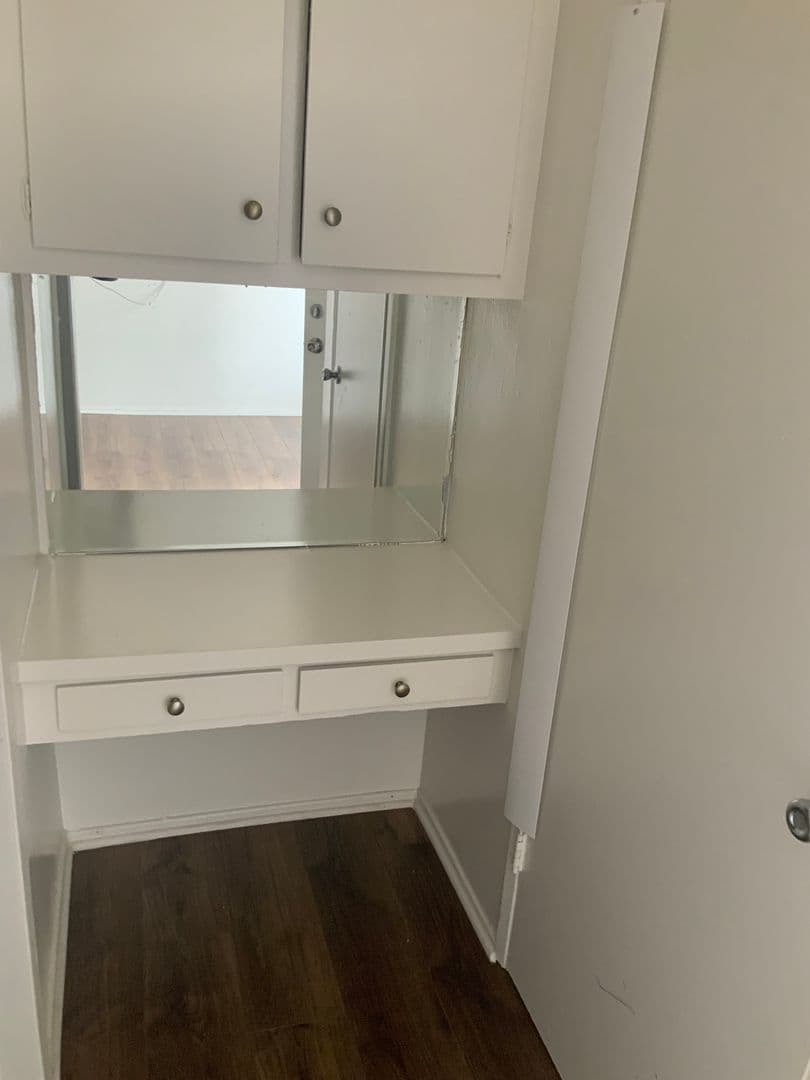 Van Nuys Apartment: 14744 Friar Street