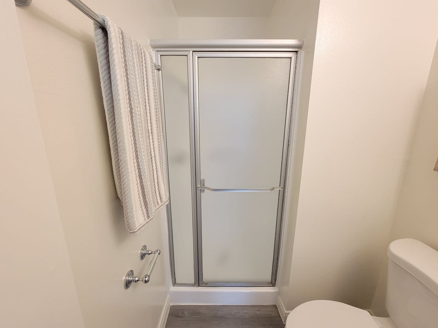 Northridge Apartment: 8808 Darby Ave.