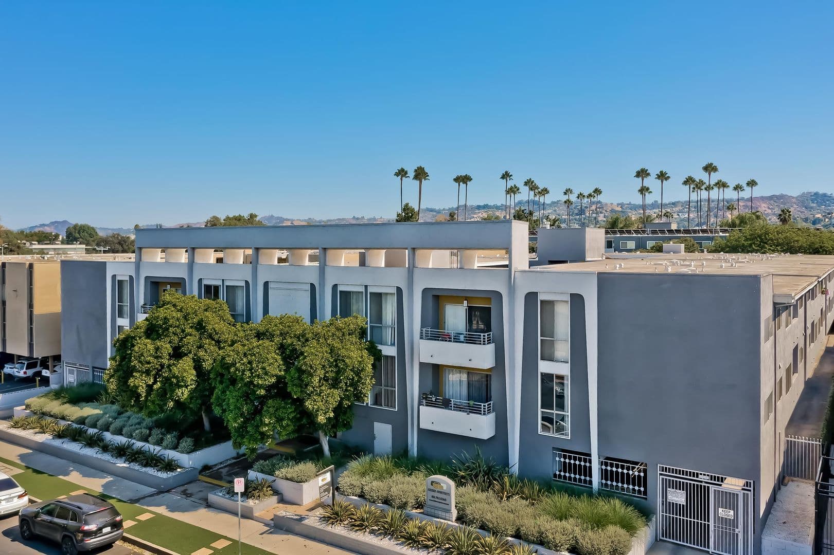 Sherman Oaks Apartment: 14320 Addison St.