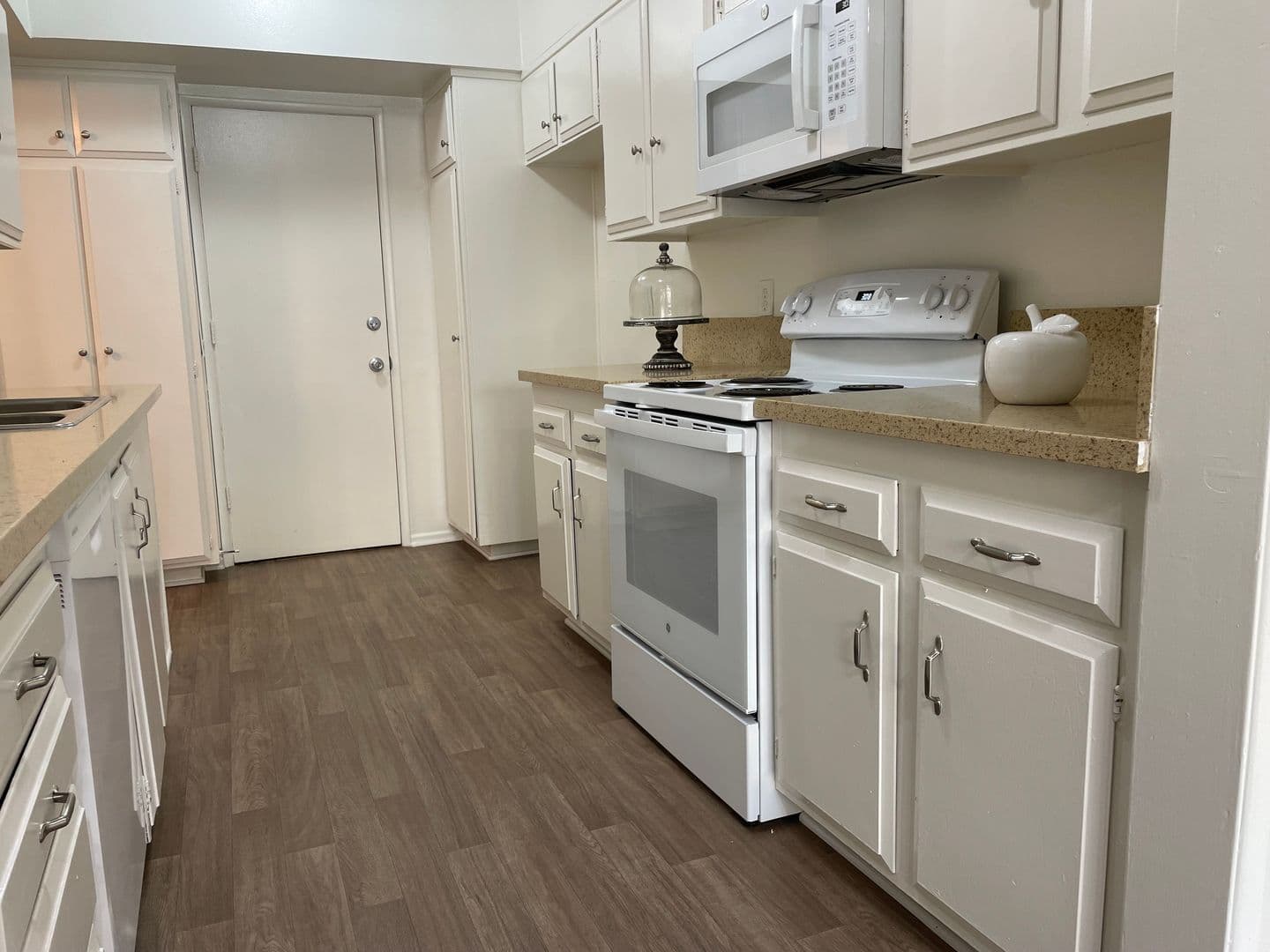 Sherman Oaks Apartment: 14400 Addison St.