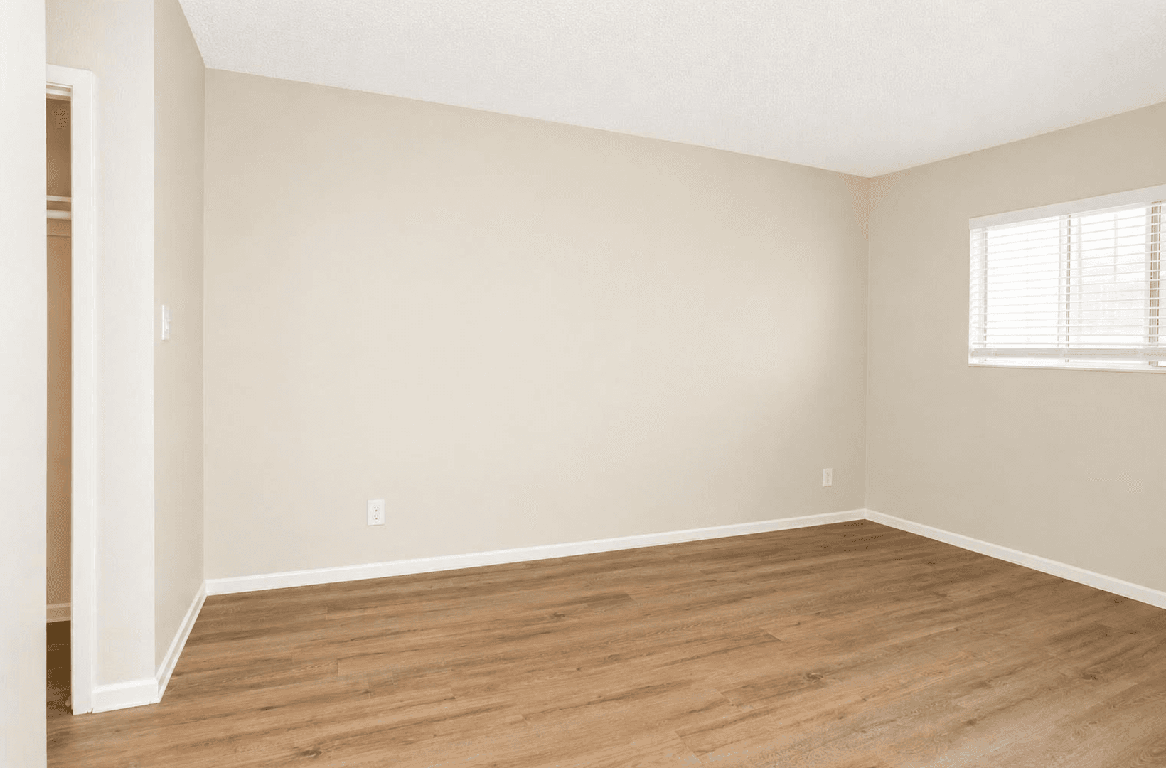 Los Angeles Apartment: 433 S. Hobart Blvd.