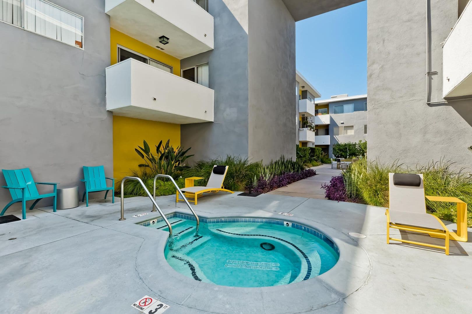 Sherman Oaks Apartment: 14320 Addison St.