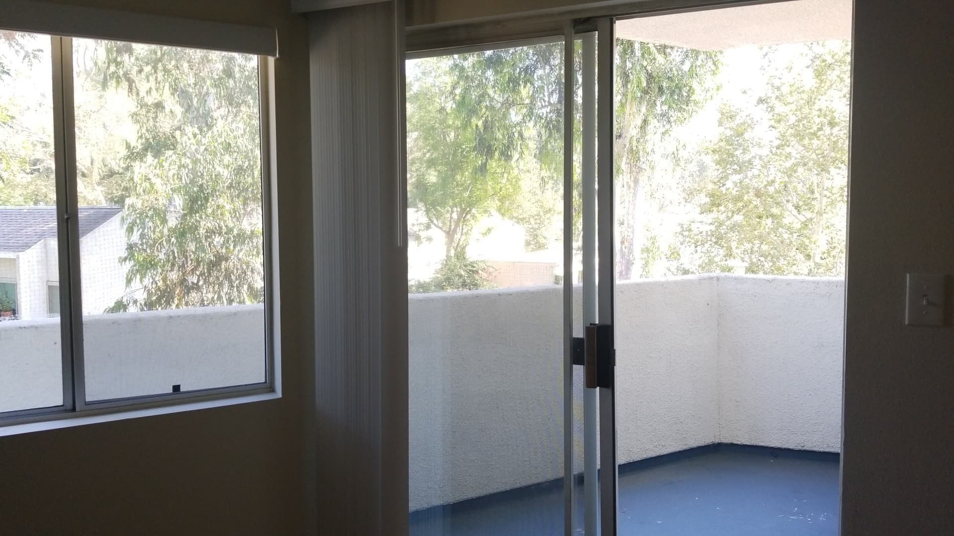Tarzana Apartment: 5688 Etiwanda Ave
