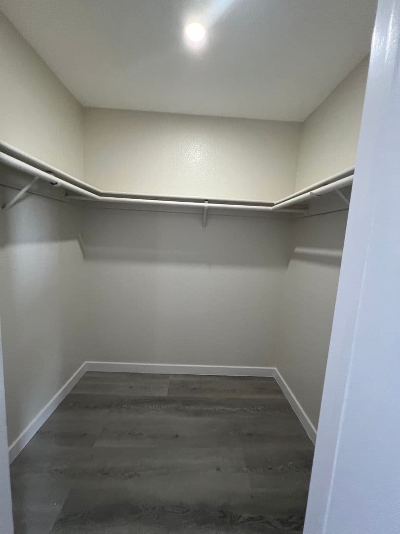 North Hills Apartment: 8545 Columbus Ave.