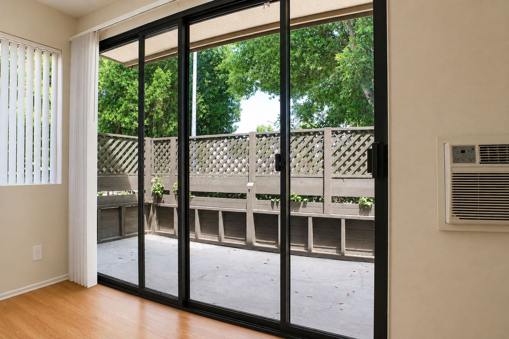 Mission Hills Apartment: 9939 Sepulveda Blvd