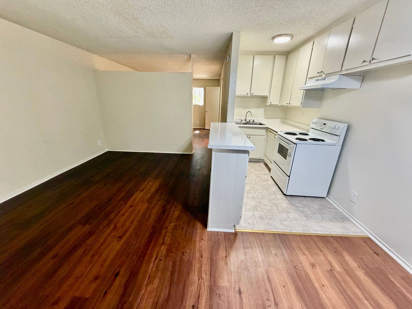 Canoga Park Apartment: 7052 Remmet Ave