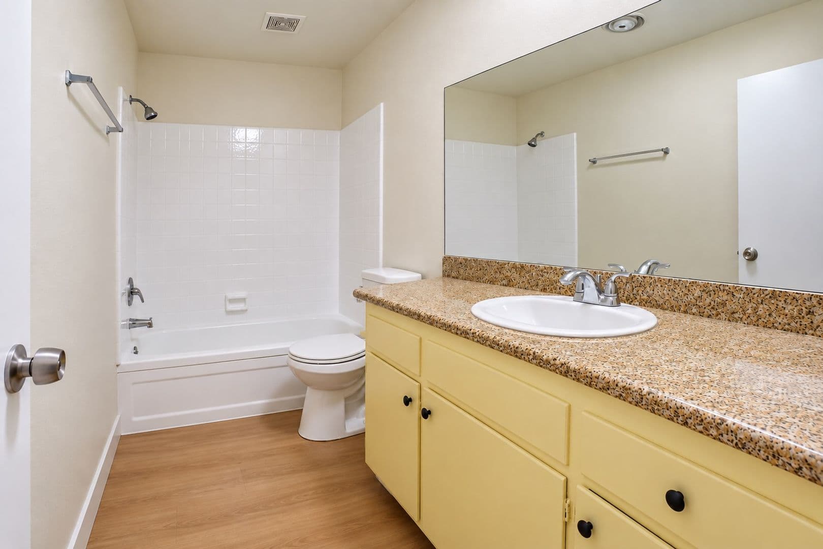Panorama City Apartment: 14696 Rayen Street