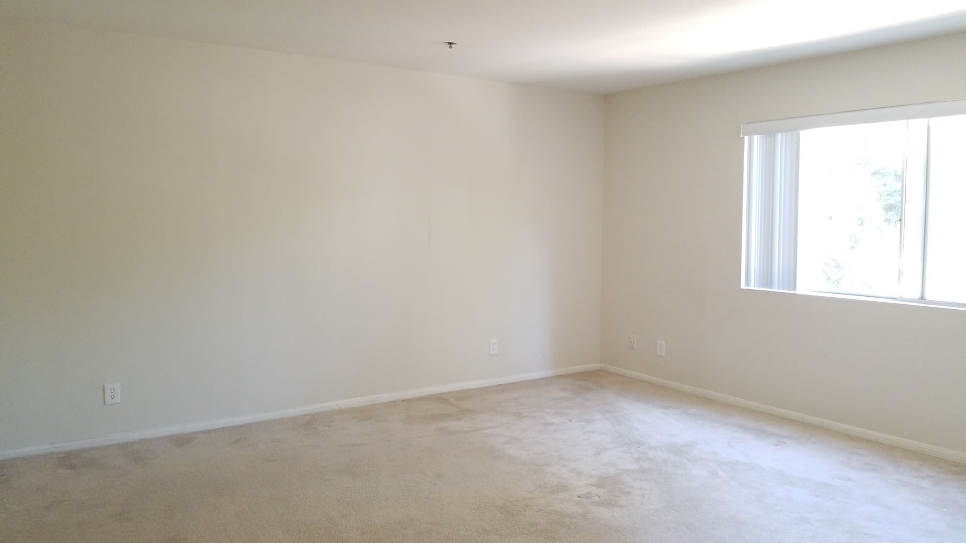 Tarzana Apartment: 5688 Etiwanda Ave