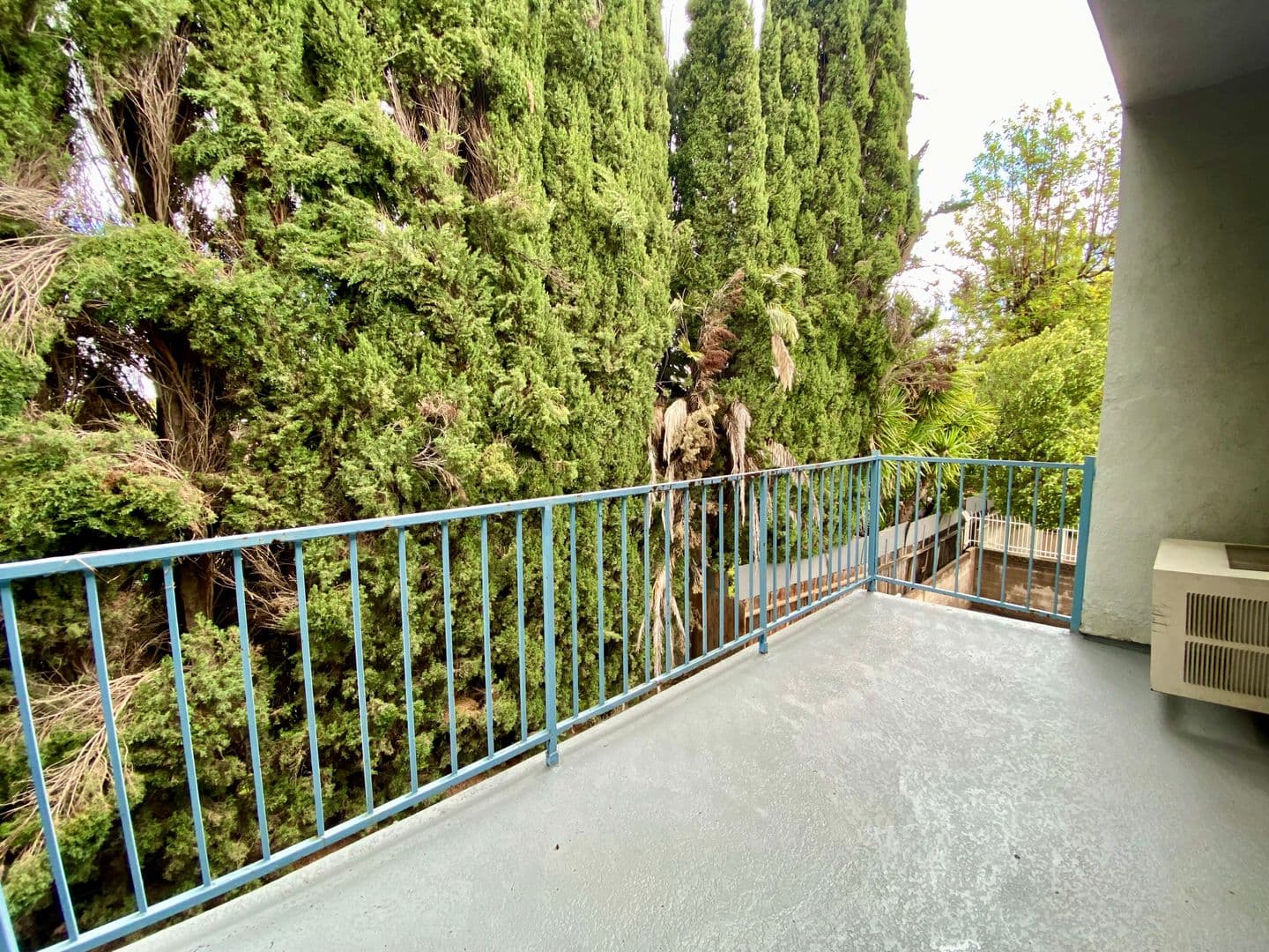 Northridge Apartment: 8830 Etiwanda Ave