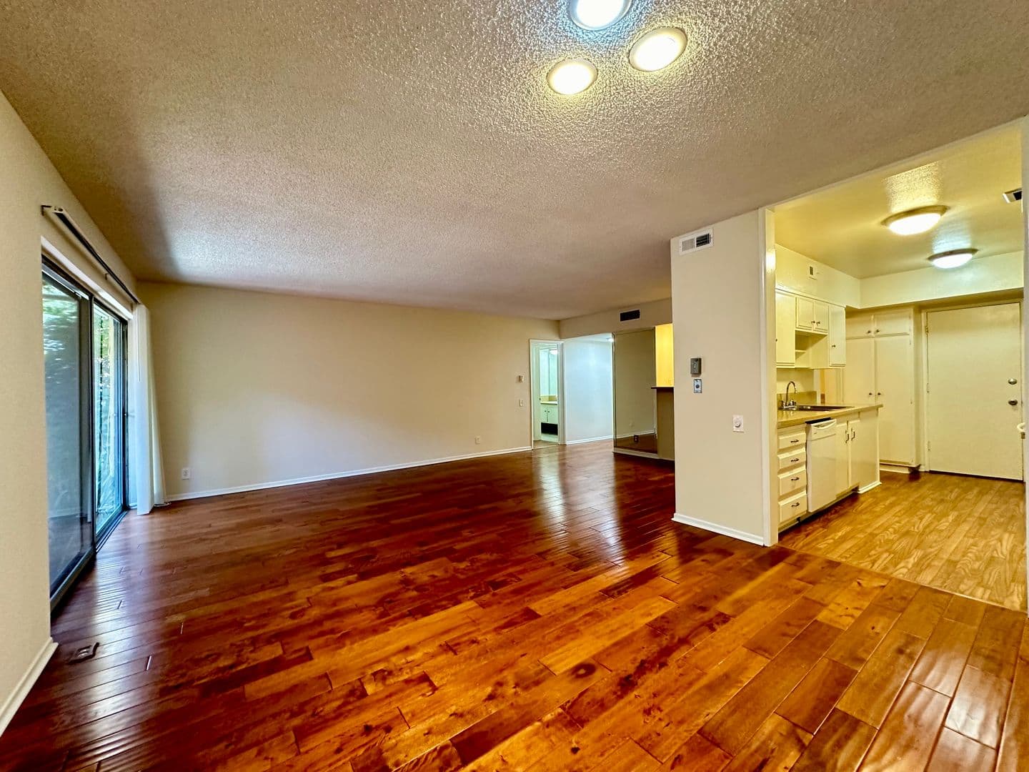 Sherman Oaks Apartment: 14400 Addison St.