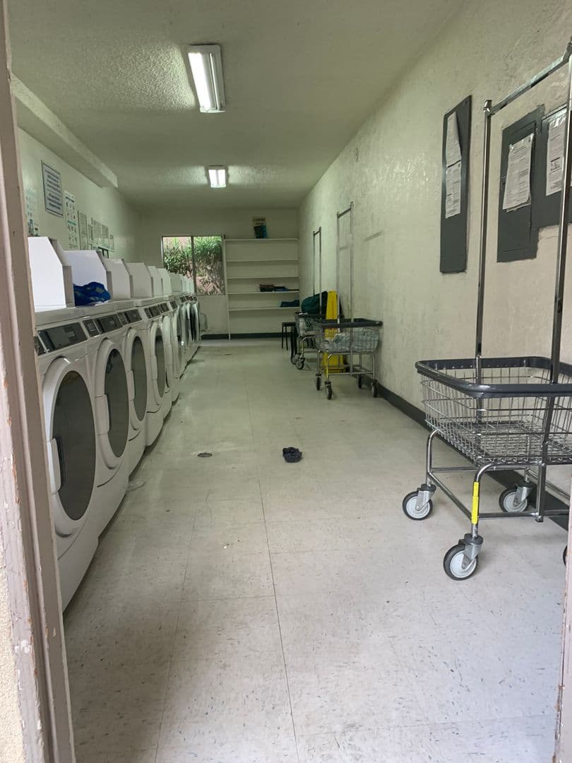 Canoga Park Apartment: 7909 Topanga Canyon Blvd