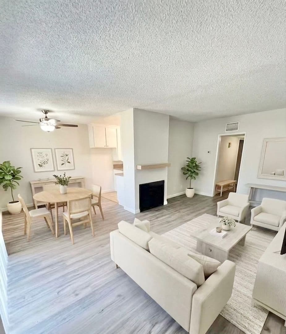Van Nuys Apartment: 6750 Cedros Avenue