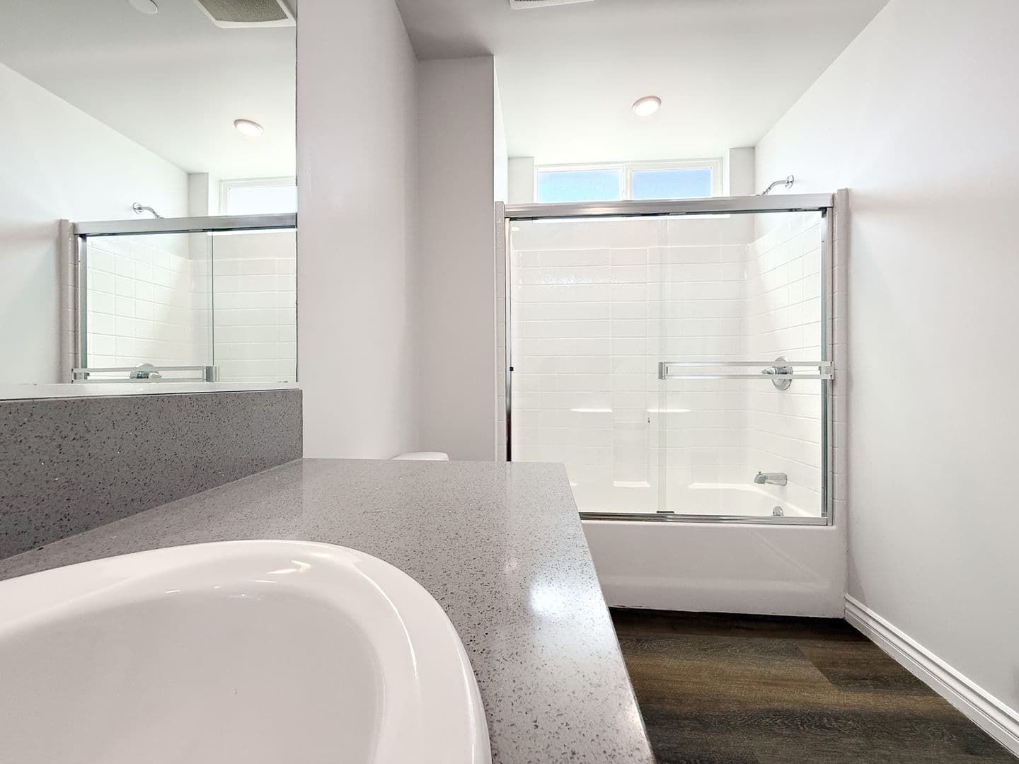 Reseda Apartment: 18711 Sherman Way