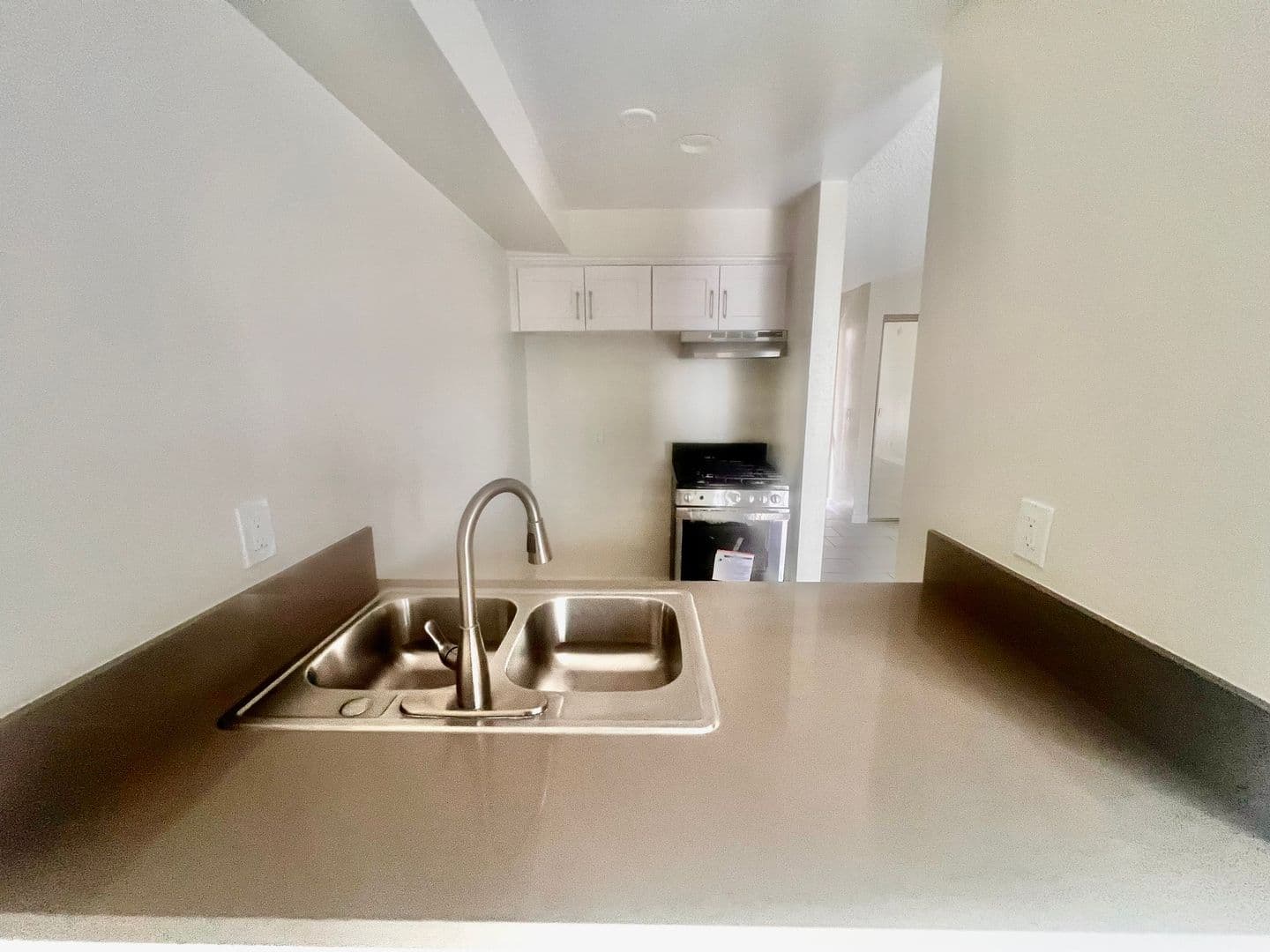 Panorama City Apartment: 14695 Parthenia St.