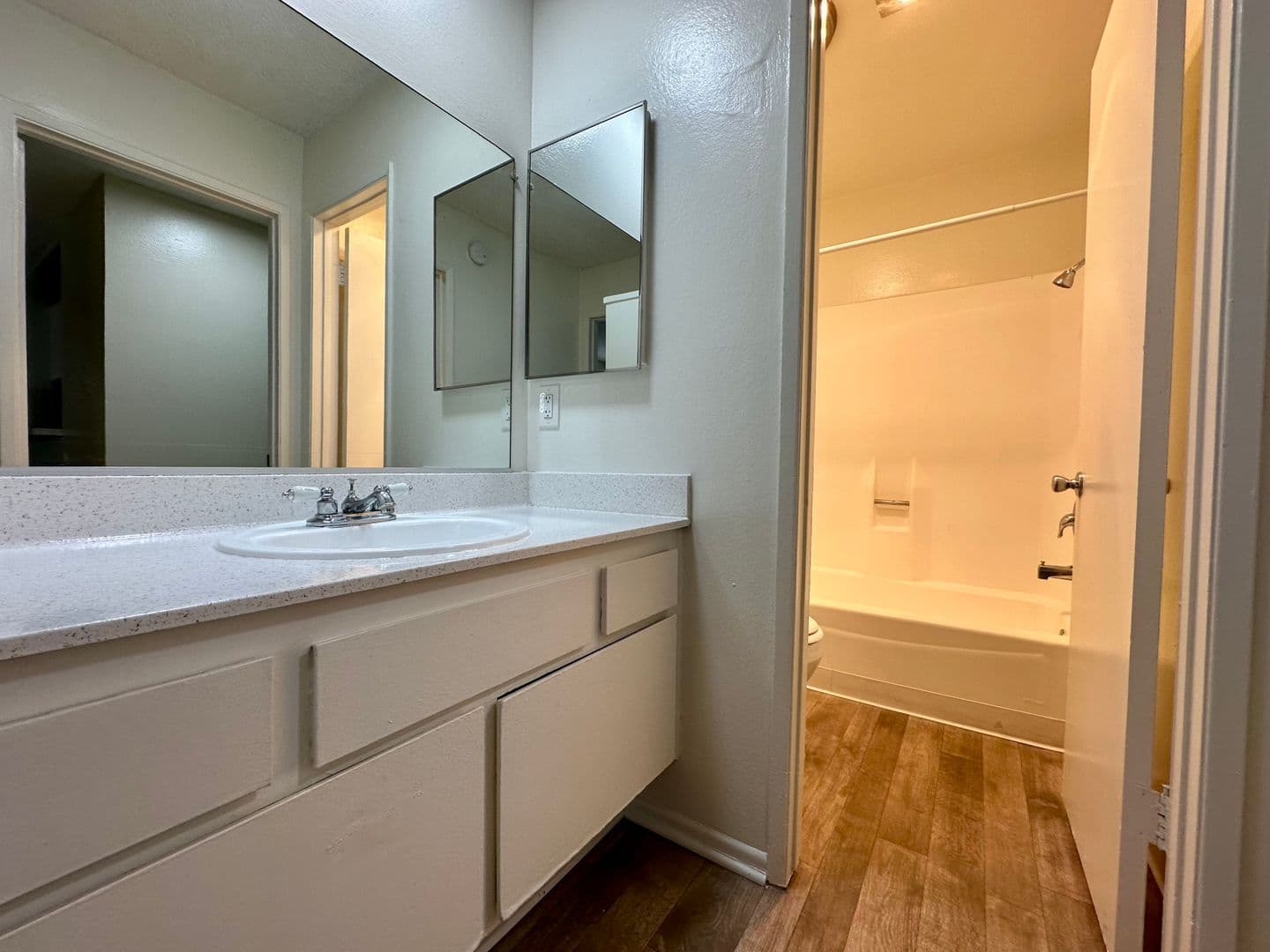 Van Nuys Apartment: 6611 Haskell  Avenue