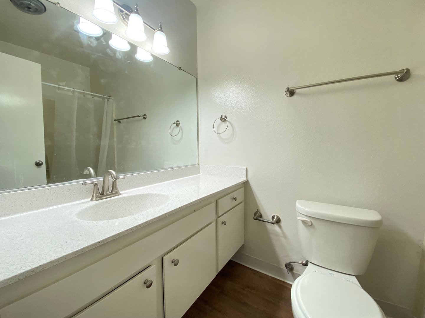Los Angeles Apartment: 3400 Ben Lomond Place