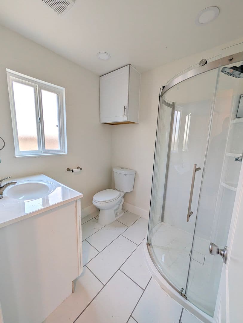North Hollywood Apartment: 5207-5209 Cartwright Ave.