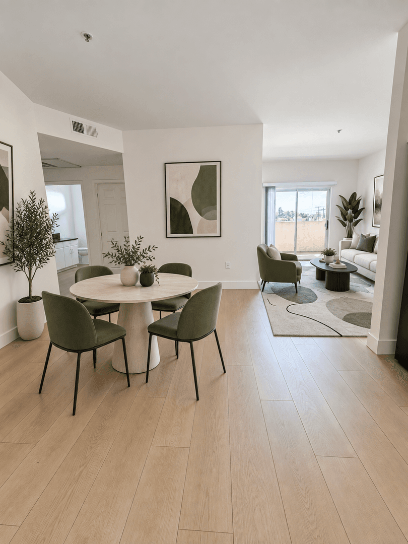 Van Nuys Apartment: 14431 Valerio Street