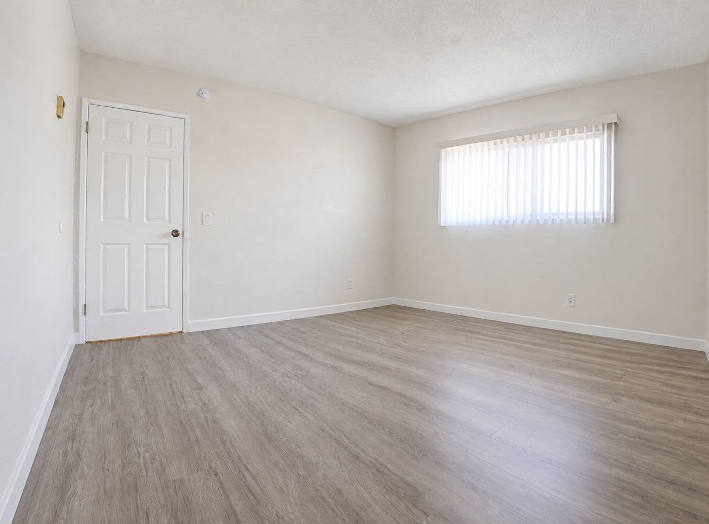 North Hills Apartment: 8615 Columbus Ave.