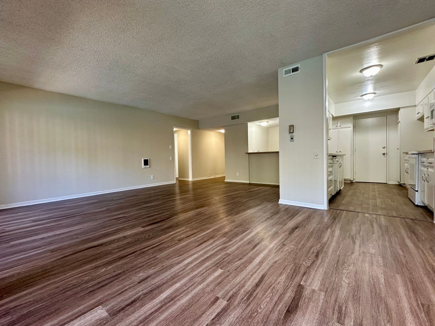 Sherman Oaks Apartment: 14400 Addison St.