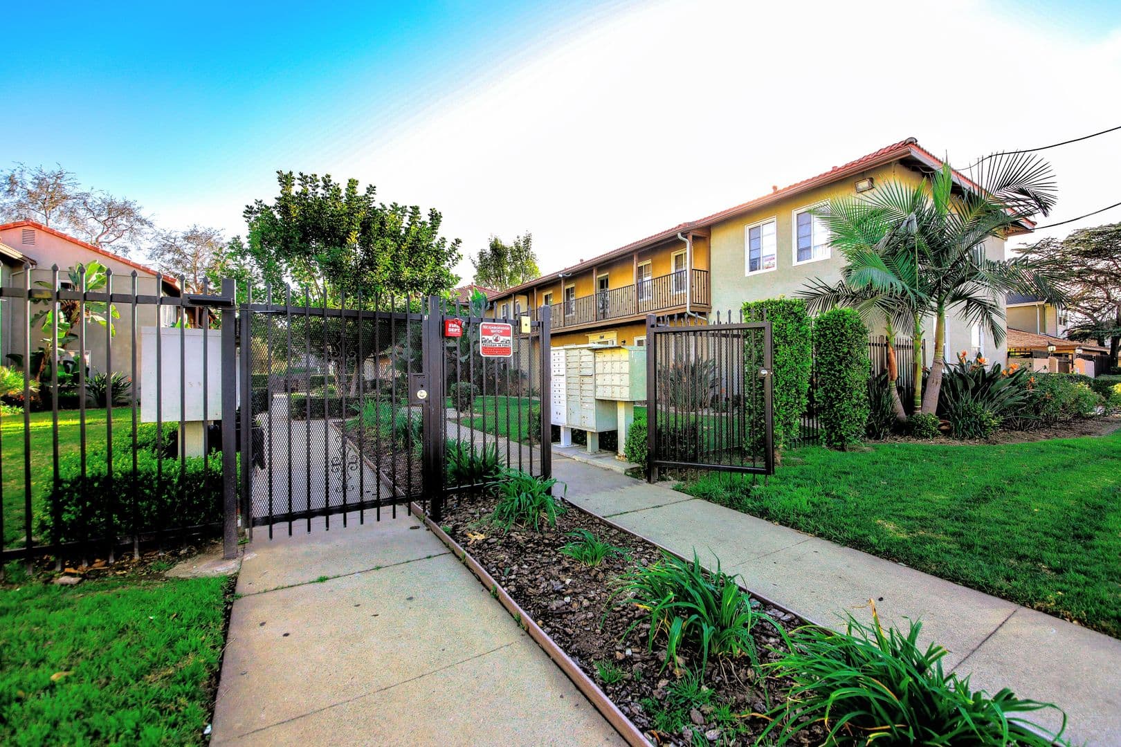 Monterey Park Apartment: 645 W Pomona Blvd
