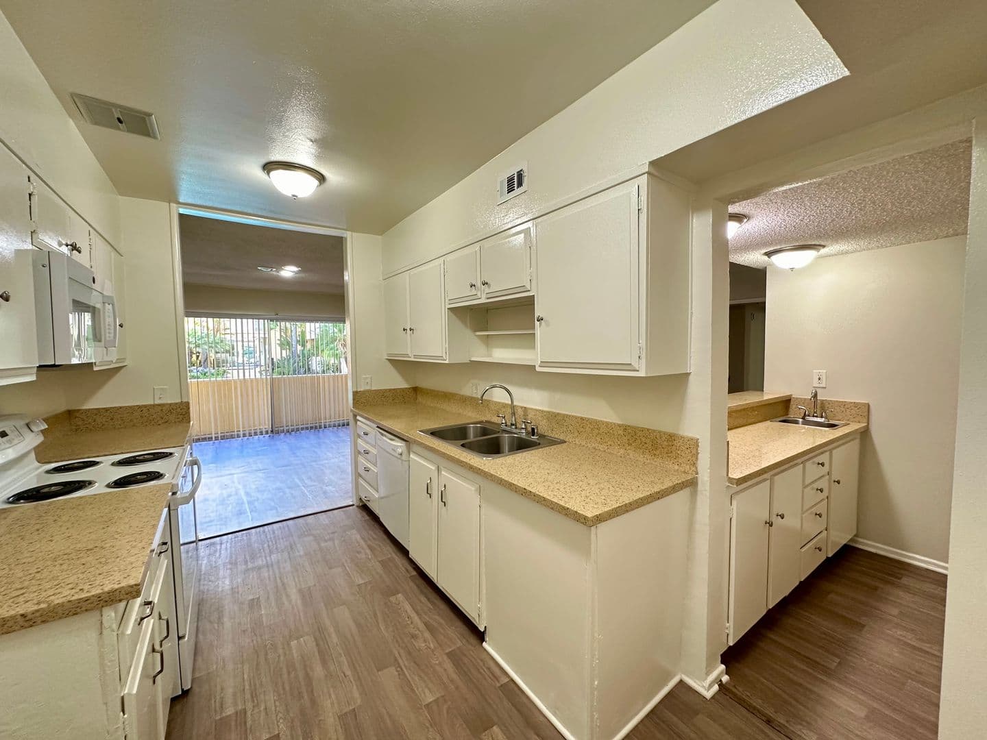 Sherman Oaks Apartment: 14400 Addison St.