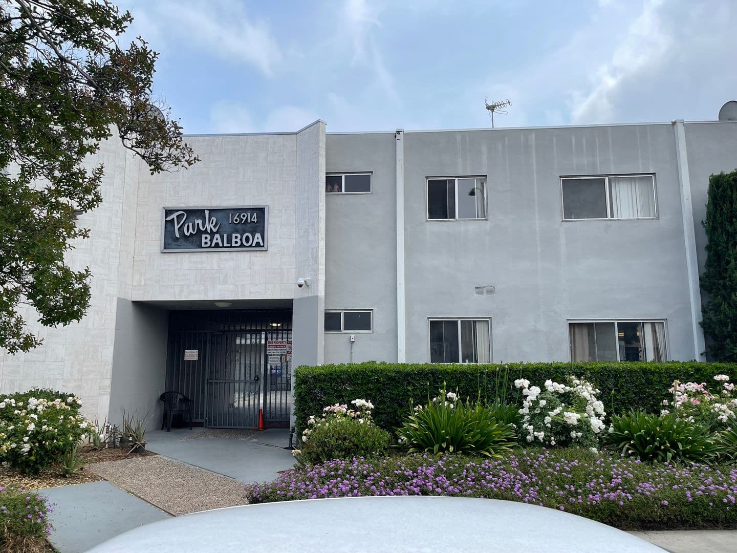 Granada Hills Apartment: 16914 Blackhawk Street