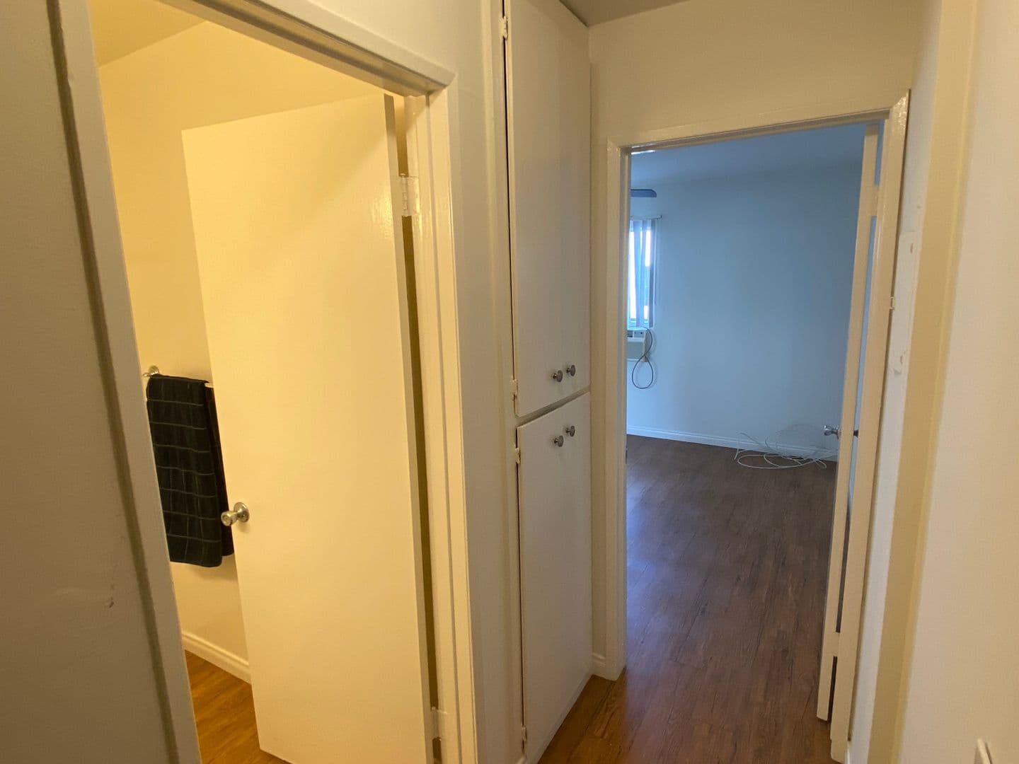 Tarzana Apartment: 18339-18347 Collins St