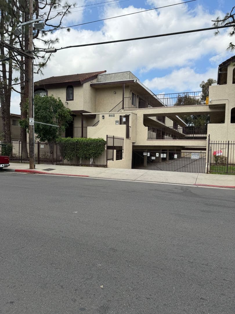 North Hills Apartment: 8815 Orion Ave.