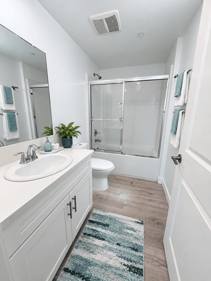 Panorama City Apartment: 14828 Rayen Street