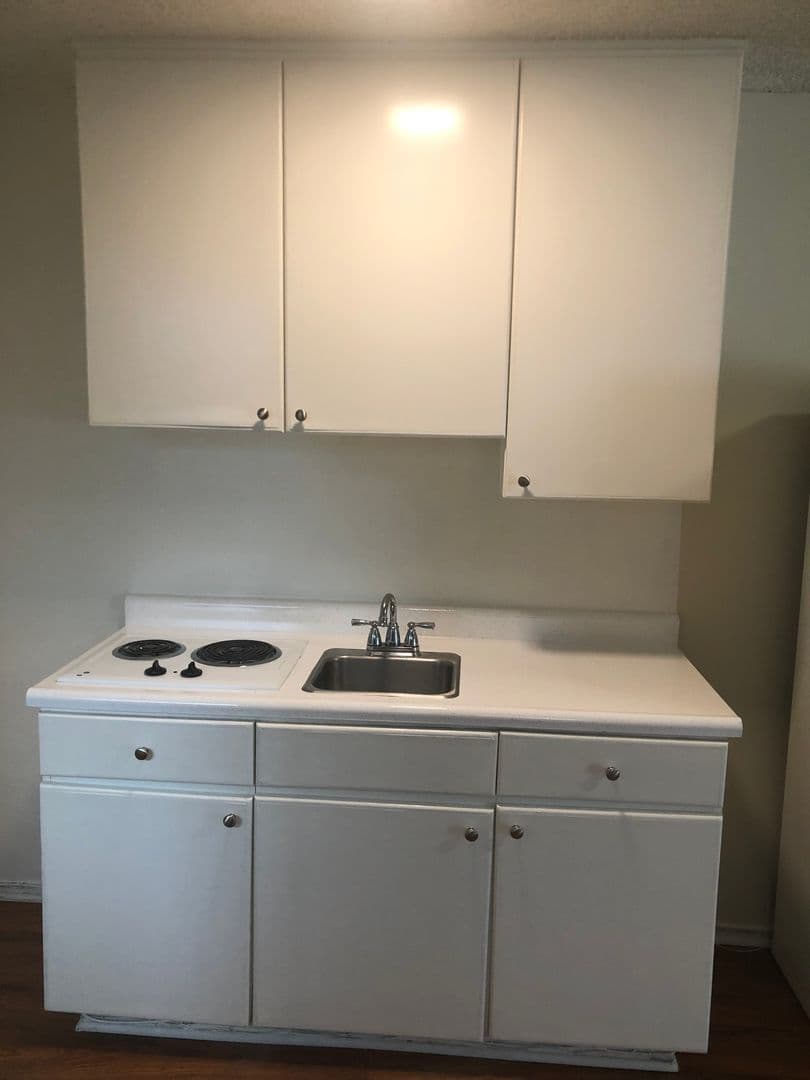 Granada Hills Apartment: 16840 Chatsworth Street