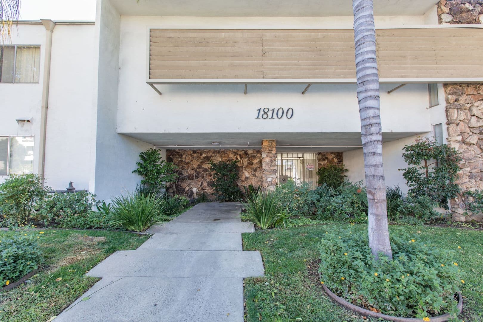 Northridge Apartment: 18100 Roscoe Blvd.