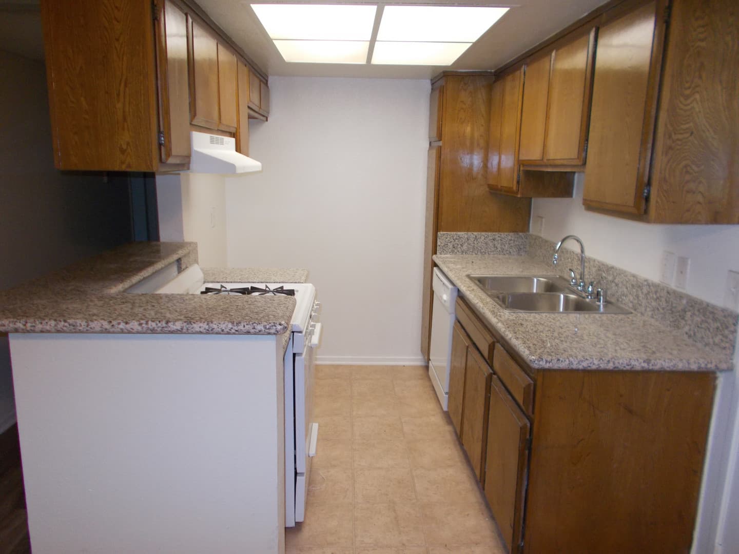 Canoga Park Apartment: 7255 Independence Ave