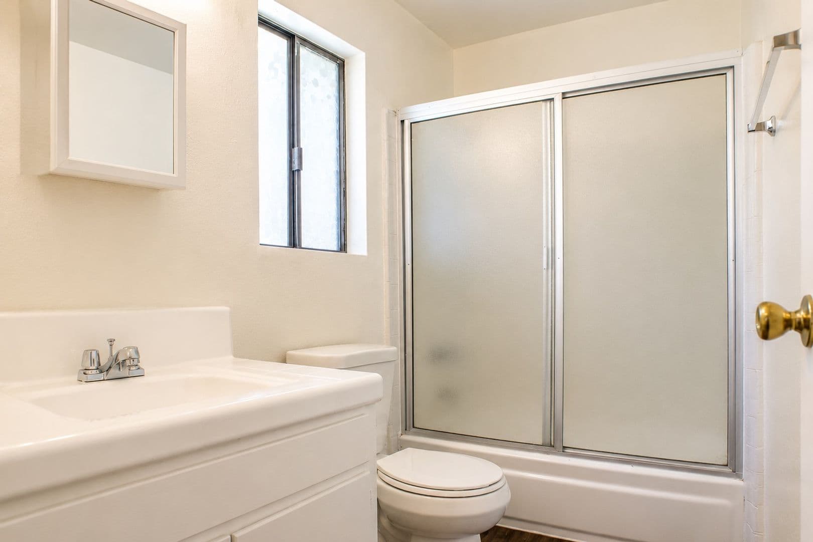 Van Nuys Apartment: 15120 Victory Blvd