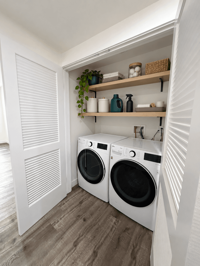 North Hills Apartment: 8435 Orion Avenue