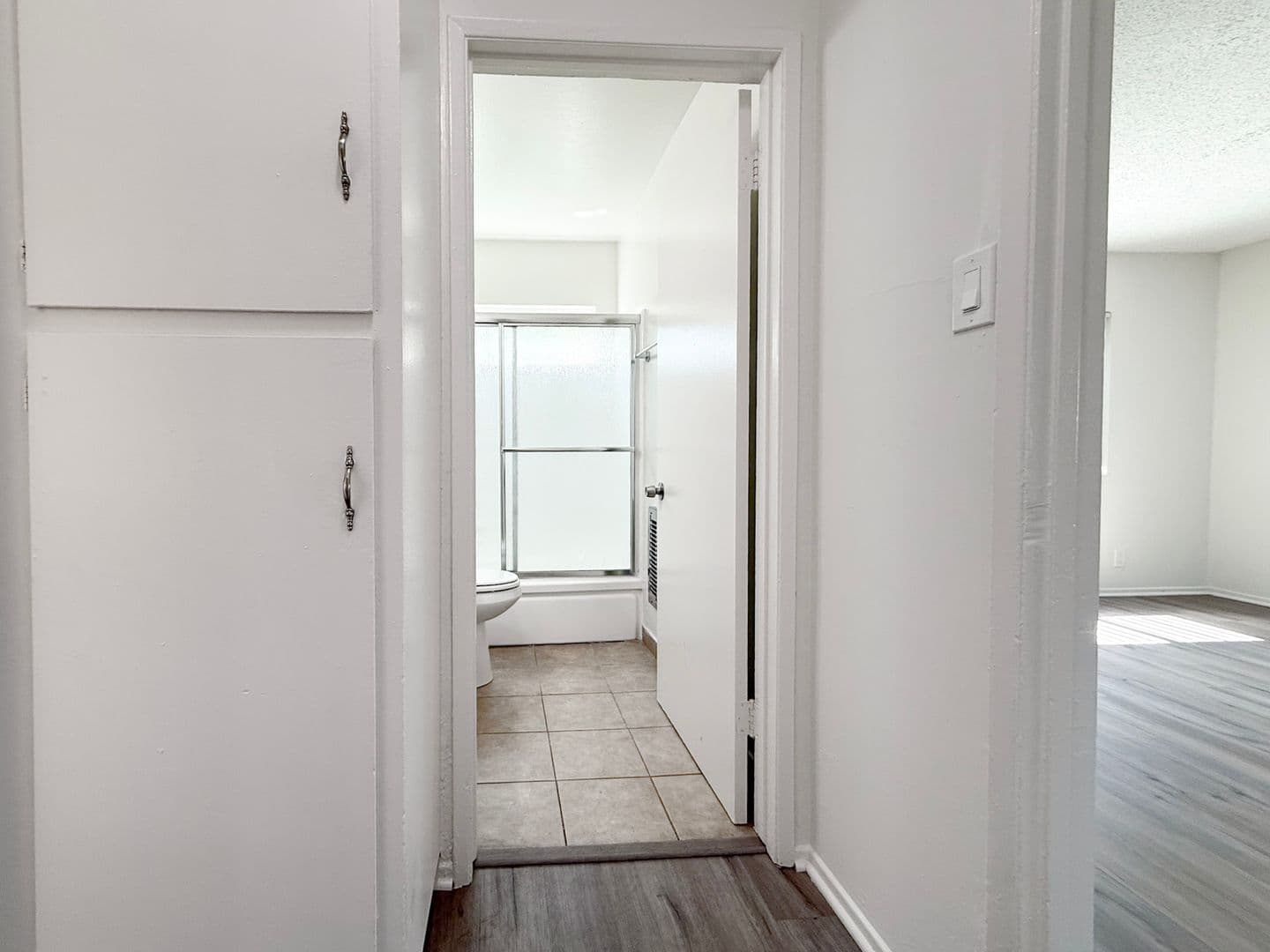 No. Hollywood Apartment: 7616 Fulton Avenue