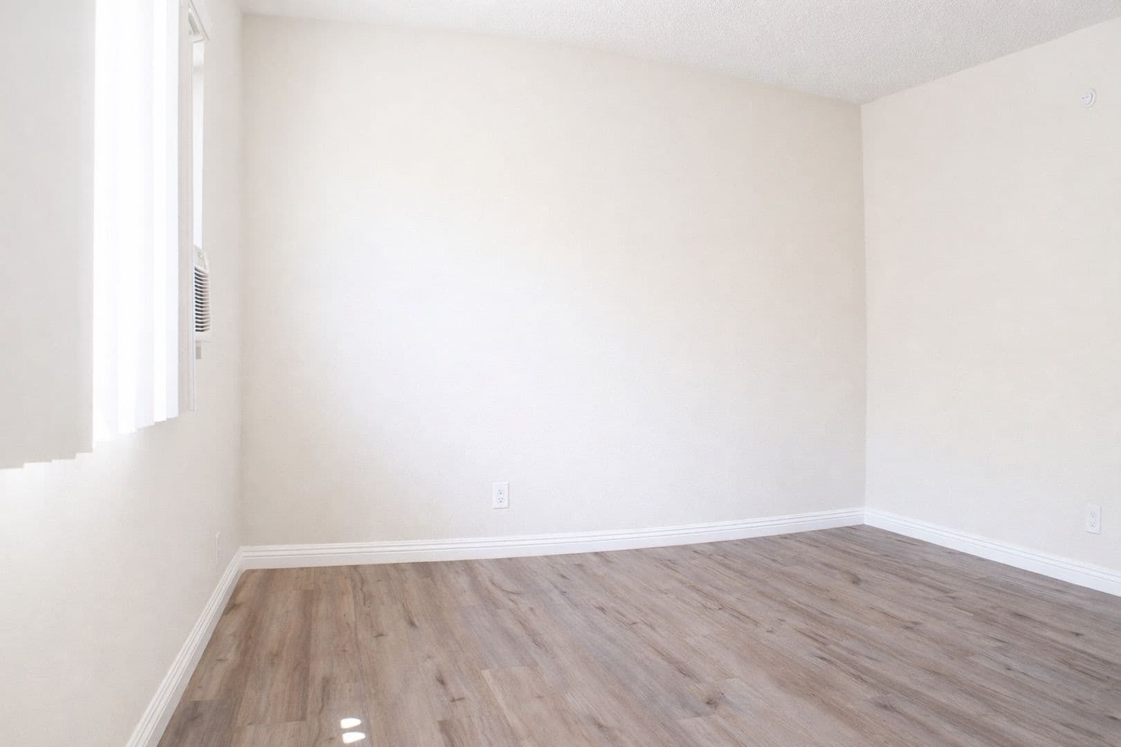 North Hollywood Apartment: 6859-6865 Fulton Ave.