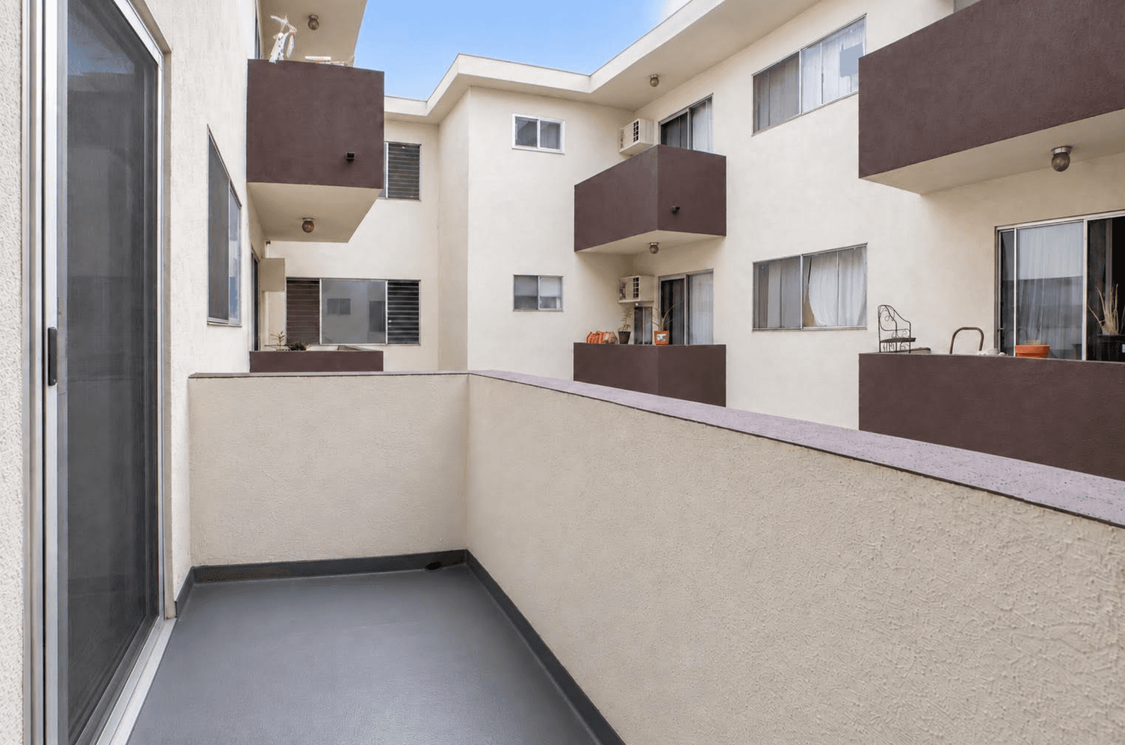 Los Angeles Apartment: 433 S. Hobart Blvd.
